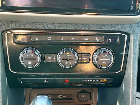 Used 2022 Volkswagen Atlas Cross Sport SE image 15