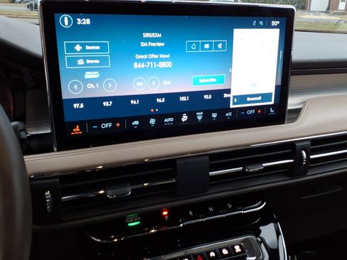 Certified 2023 Lincoln Corsair AWD image 24