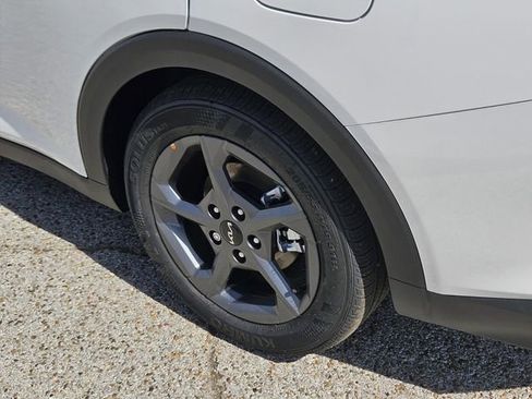 New 2026 Kia K4 LXS image 5