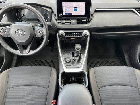 Used 2024 Toyota RAV4 LE AWD/4WD image 15