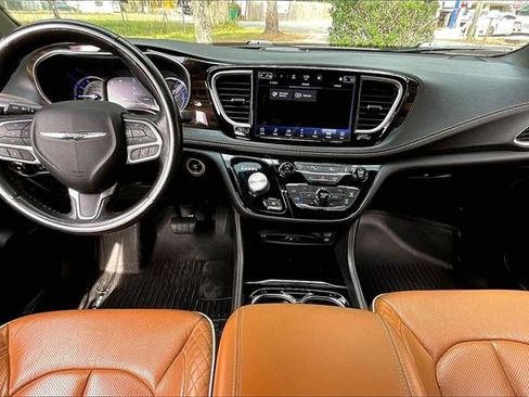 Used 2021 Chrysler Pacifica Pinnacle image 7