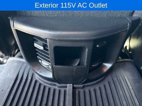 Used 2024 RAM 3500 Tradesman w/ Chrome Appearance Group AWD/4WD image 19