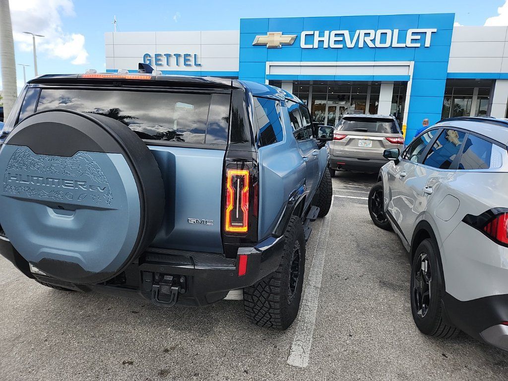 Used 2024 GMC Hummer EV 3X w/ Omega Edition AWD/4WD image 2