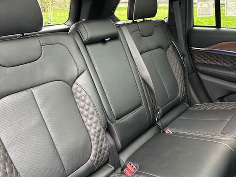 New 2025 Jeep Grand Cherokee Summit w/ Obsidian Package image 22