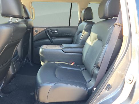 Used 2021 Nissan Armada SL w/ Captain's Chairs Package AWD/4WD image 10