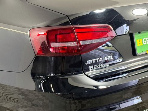 Used 2017 Volkswagen Jetta SEL FWD image 36