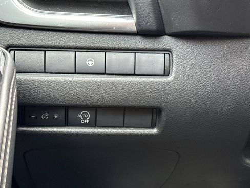 Certified 2023 Nissan Rogue SV image 31