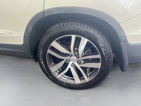 Used 2017 Honda Pilot Touring image 26