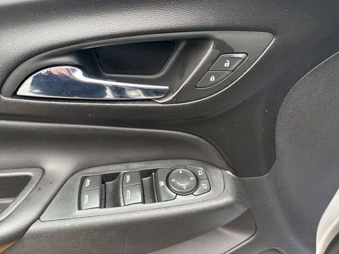 Used 2022 Chevrolet Equinox LT AWD/4WD image 10
