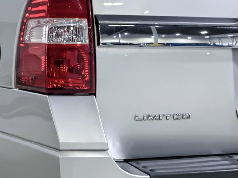 Used 2016 Ford Expedition Limited image 12