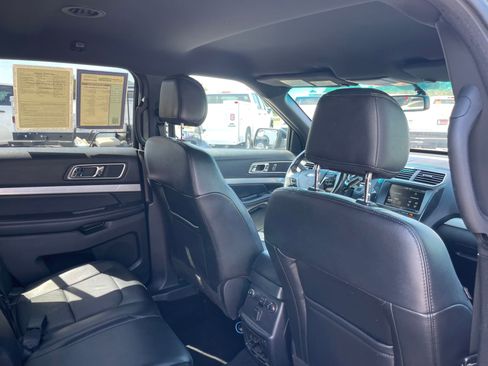 Used 2016 Ford Explorer XLT w/ Equipment Group 202A FWD image 26