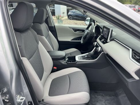 Used 2024 Toyota RAV4 XLE w/ Convenience Package AWD/4WD image 26