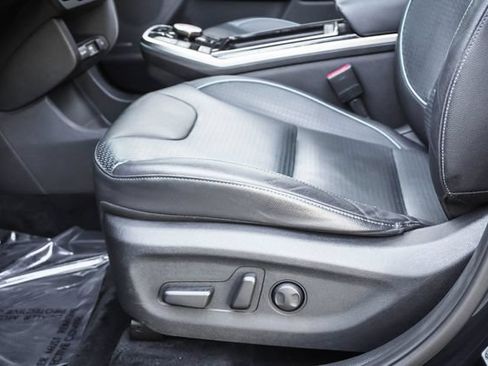 Used 2019 Kia Niro EX Premium FWD image 11