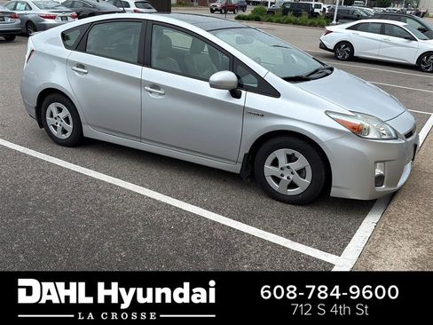 Used 2010 Toyota Prius Five FWD image 1