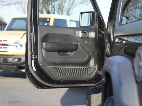 Used 2019 Jeep Wrangler Sport S image 26