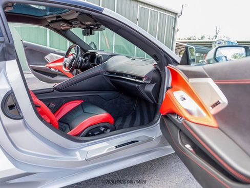 Used 2020 Chevrolet Corvette Stingray Preferred Cpe w/ 2LT Preferred Equipment Group RWD image 28
