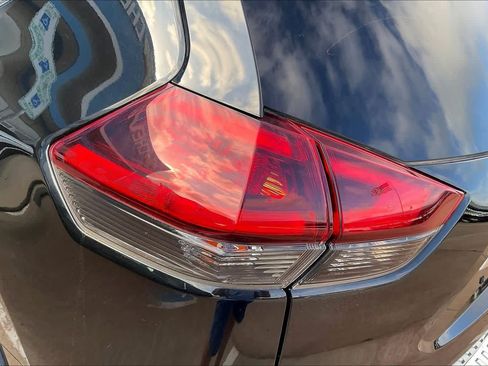 Used 2019 Nissan Rogue S w/ Special Edition Package AWD/4WD image 28
