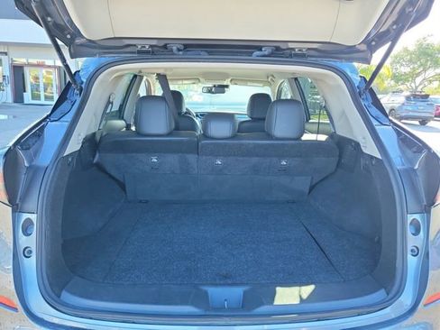 Used 2023 Nissan Murano SV FWD image 11