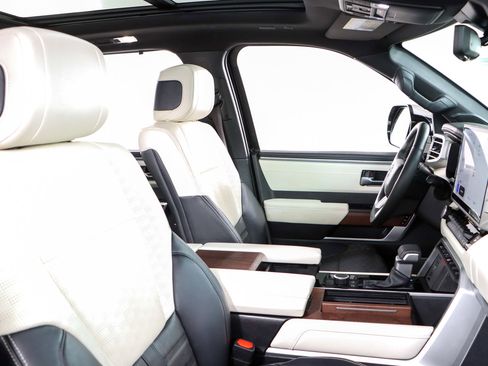 Used 2024 Toyota Sequoia Capstone image 30