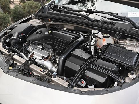 Used 2024 Chevrolet Malibu LT FWD image 15