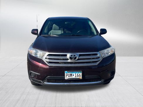Used 2012 Toyota Highlander 4WD w/ Tow Pkg image 2