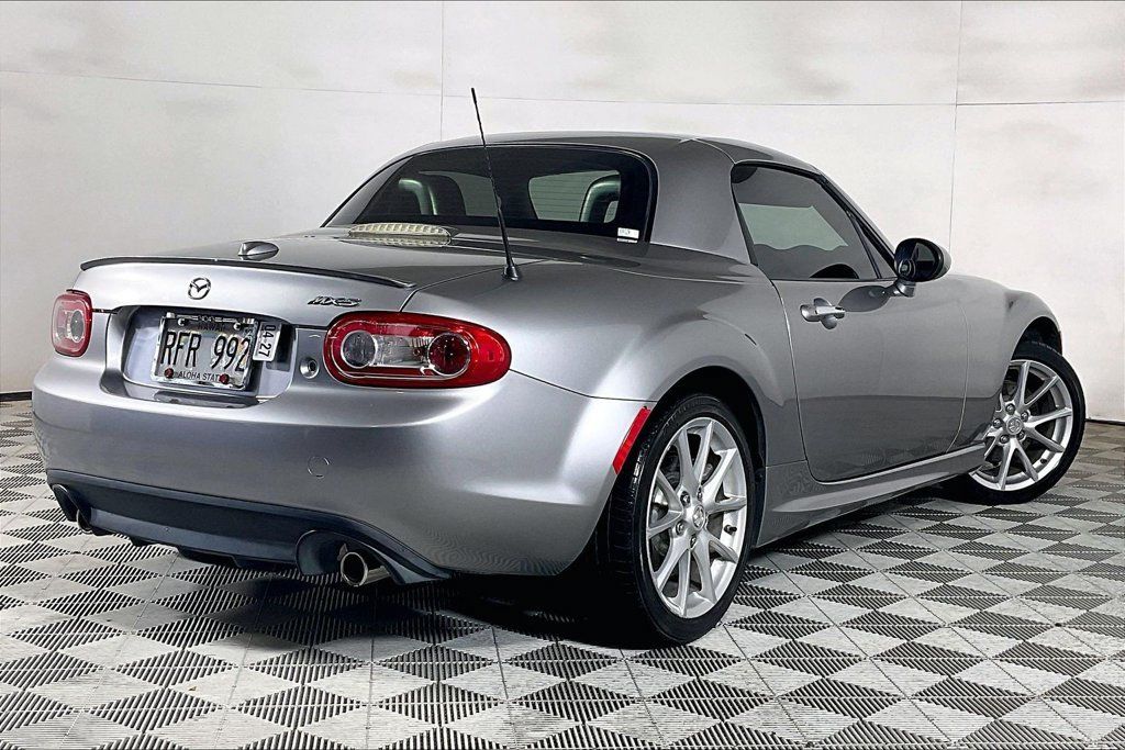 Used 2010 MAZDA MX-5 Miata Grand Touring w/ Premium Pkg RWD image 10