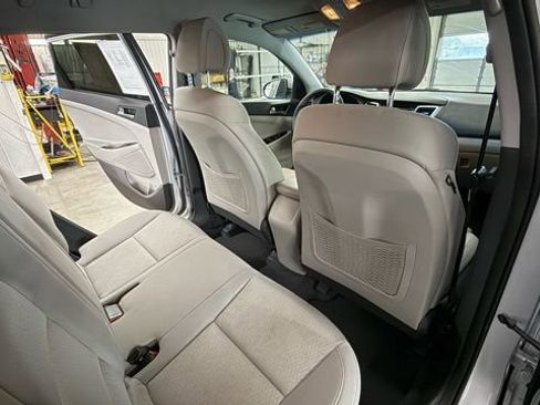 Used 2018 Hyundai Tucson SE image 25