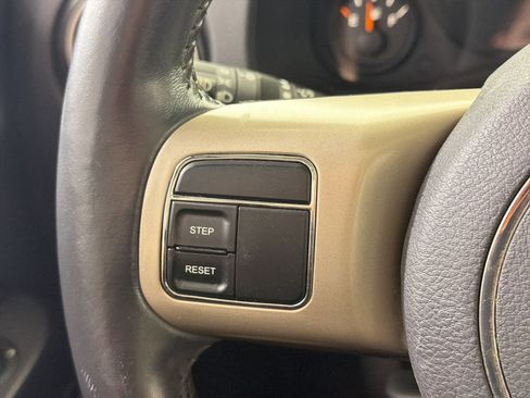 Used 2016 Jeep Patriot 75th Anniversary w/ Power Value Group image 17