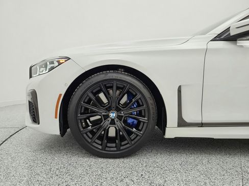 Used 2022 BMW 740i w/ M Sport Package RWD image 24