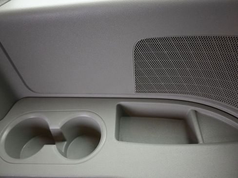 Used 2016 Dodge Grand Caravan SE image 33