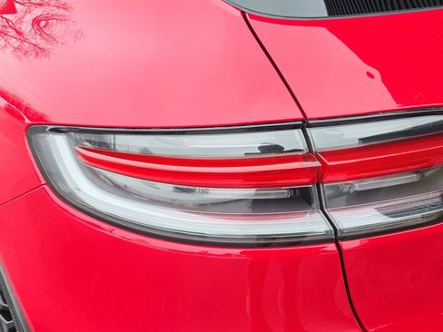 Certified 2022 Porsche Macan image 26