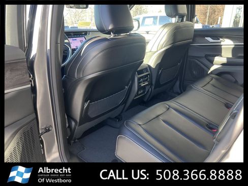 New 2025 Jeep Grand Cherokee Limited image 11