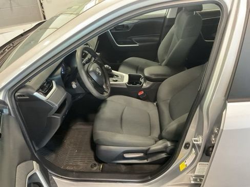 Used 2023 Toyota RAV4 LE AWD/4WD image 11
