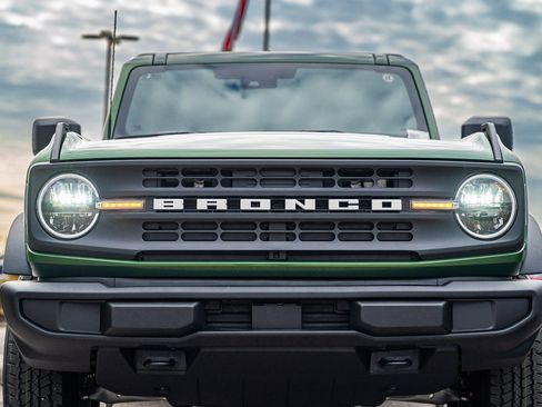 New 2025 Ford Bronco Big Bend image 2