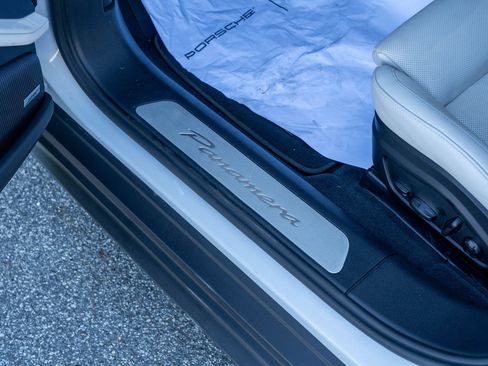Certified 2024 Porsche Panamera RWD image 23