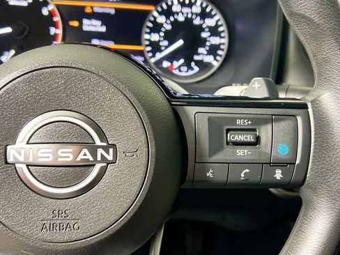 Used 2023 Nissan Rogue SV FWD image 19