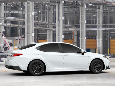 New 2026 Toyota Camry Hybrid FWD image 11