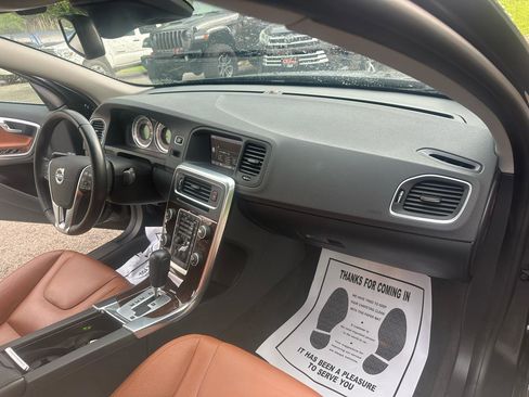 Used 2012 Volvo S60 T5 FWD image 18
