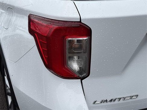 Certified 2024 Ford Explorer Limited image 12