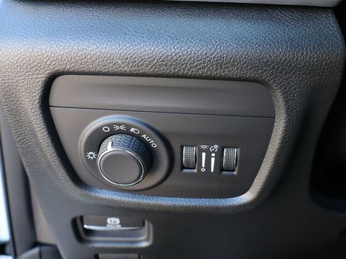 Used 2024 Jeep Grand Cherokee L Altitude image 12