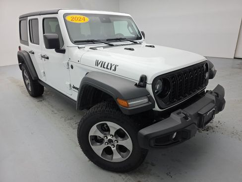 Used 2024 Jeep Wrangler Willys image 4