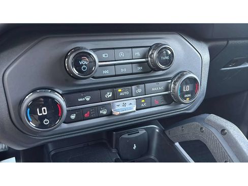 Used 2025 Ford Bronco Badlands AWD/4WD image 24