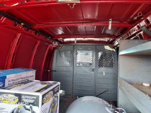 Used 2013 Chevrolet Express 2500 RWD image 10