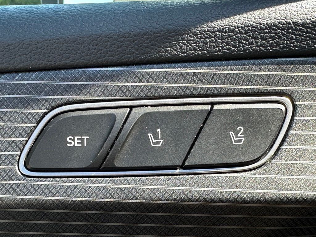 Used 2024 Hyundai Palisade Limited AWD/4WD image 17
