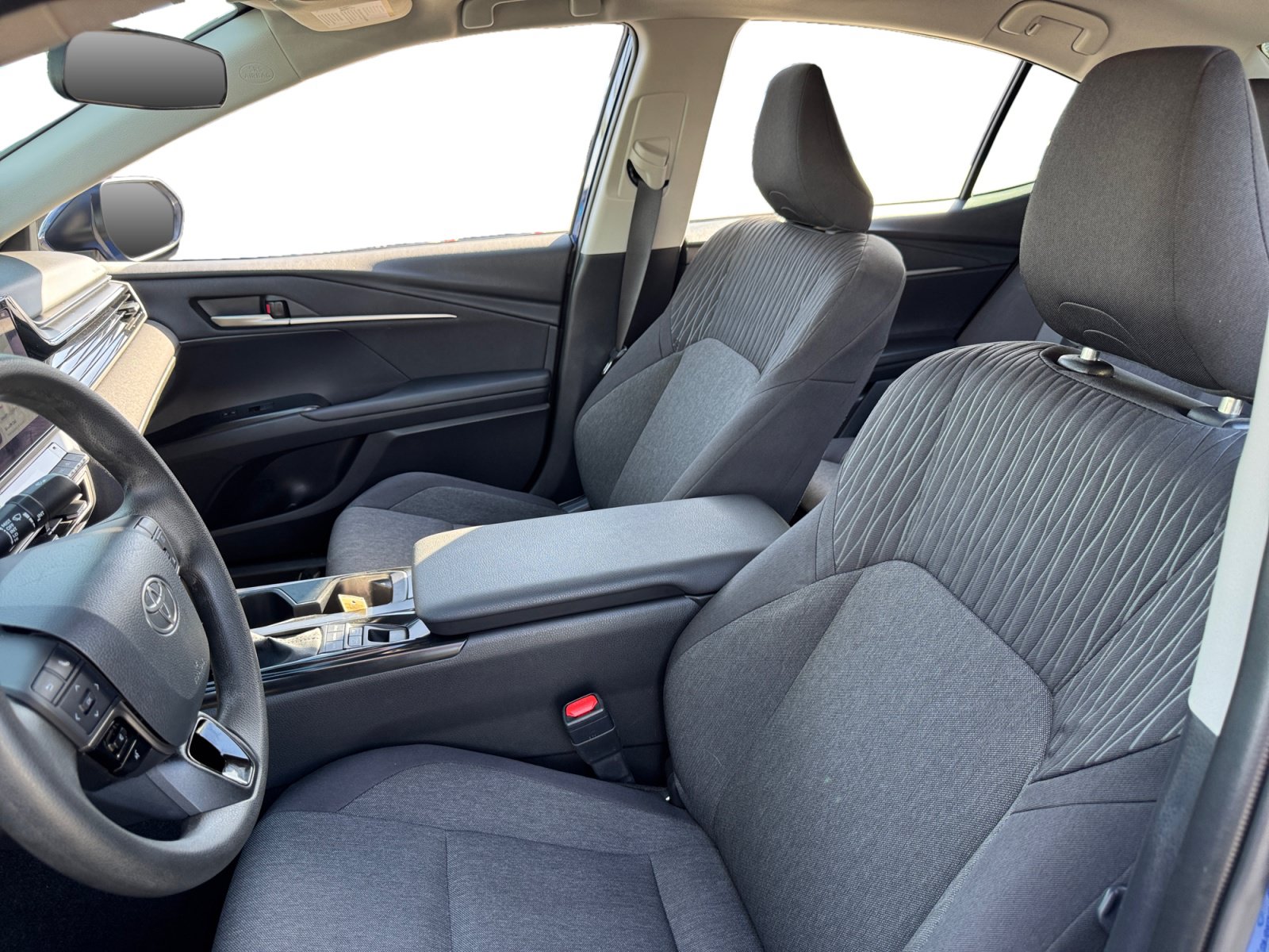 Used 2026 Toyota Camry LE FWD image 9