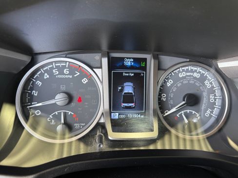 Used 2021 Toyota Tacoma Limited w/ Nightshade Package AWD/4WD image 17
