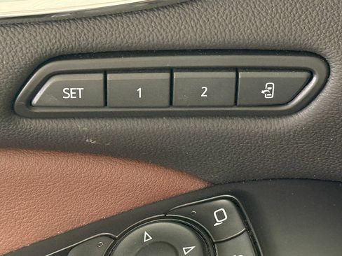 Used 2021 Buick Enclave Avenir w/ Avenir Technology Package AWD/4WD image 43