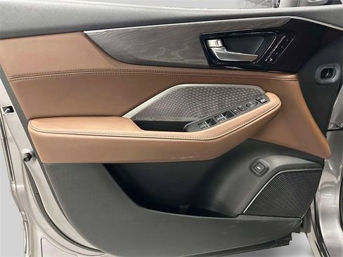 Used 2023 Acura MDX SH-AWD w/ Advance Package image 18