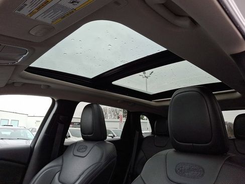 Certified 2018 Jeep Cherokee Overland image 17