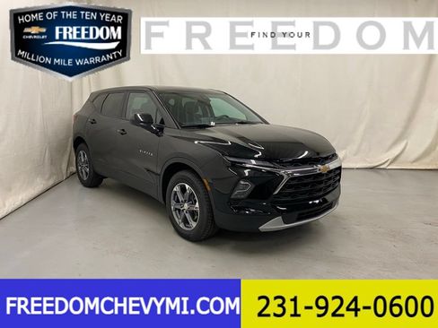 Used 2023 Chevrolet Blazer LT w/ Driver Confidence Package AWD/4WD image 1